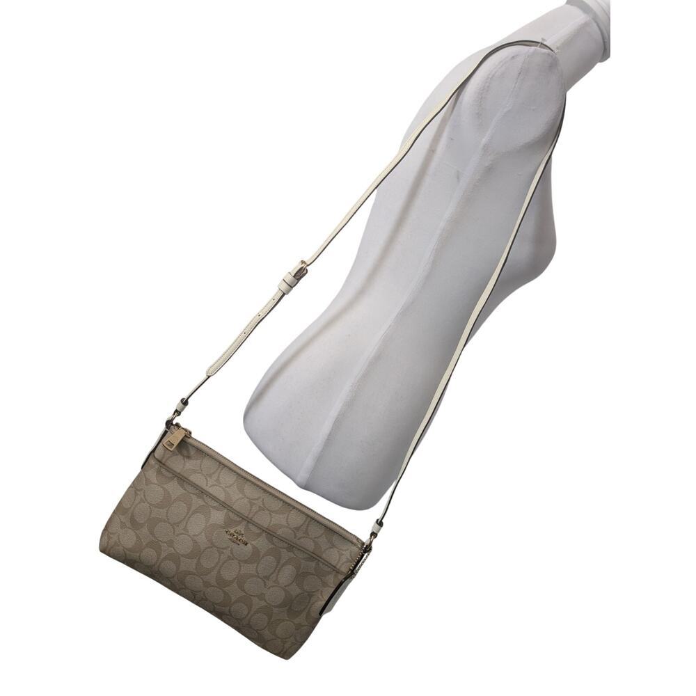 COACH! FAB CREAM & TAN MONOGRAM, GOLD HARDWARE CROSSBODY, SHOULDER BAG, PURSE!